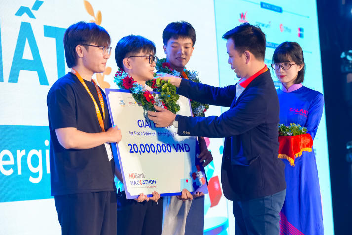 Sinh viên HUTECH đề xuất giải pháp ứng dụng AI thiết thực 28