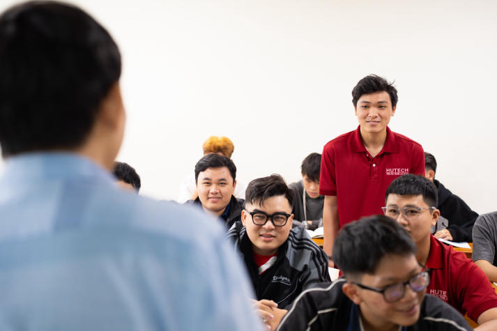 [Video] HUTECH-ers trở lại trường sau kỳ nghỉ Tết Ất Tỵ 2025, khởi đầu học kỳ mới đầy năng lượng 57