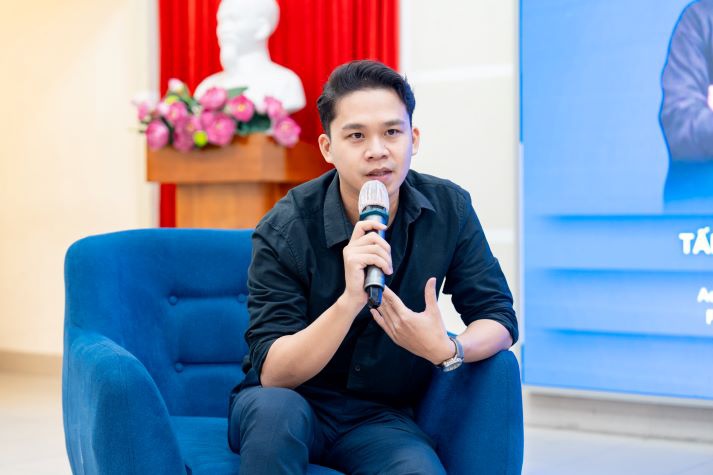 Sinh viên Khoa Khoa học Xã hội và Quan hệ Công chúng lần giở “bí mật” tạo nên TVC bạc tỷ 93