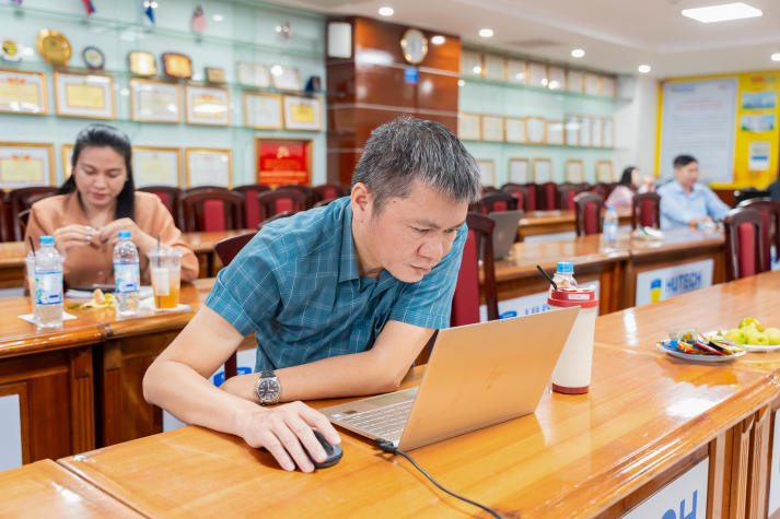 Giảng viên Khoa Tài chính - Thương mại cập nhật xu hướng ứng dụng AI trong nghiên cứu khoa học lĩnh vực kinh tế 116