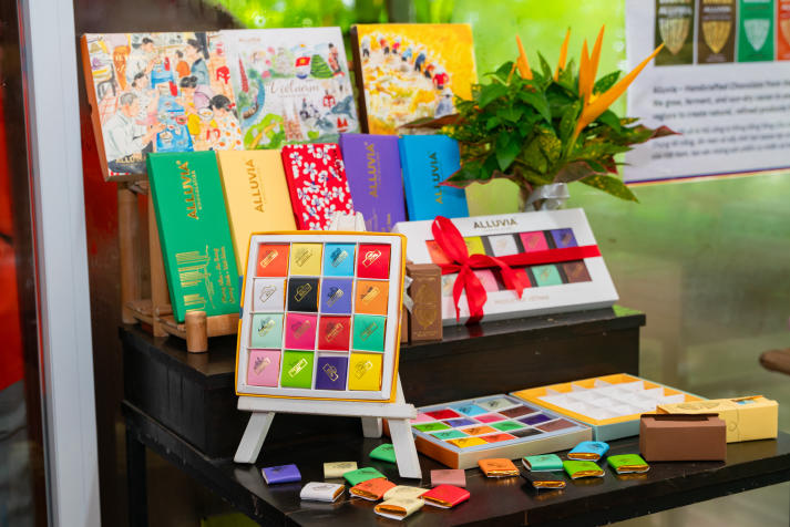 Sinh viên Công nghệ thực phẩm học từ trải nghiệm, hiểu sâu quy trình sản xuất socola Việt 50