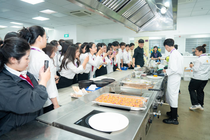 HUTECH-ers “mở rộng vị giác” cùng các đầu bếp đẳng cấp MasterChef tại Classic Fine Foods Việt Nam 37