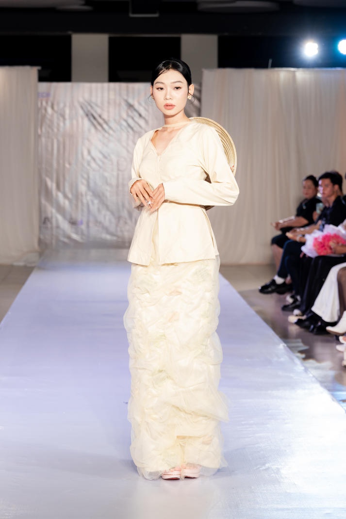 [Video] Sinh viên Thiết kế thời trang HUTECH “trình làng” loạt đồ án tốt nghiệp với nhiều ý tưởng độc đáo 280