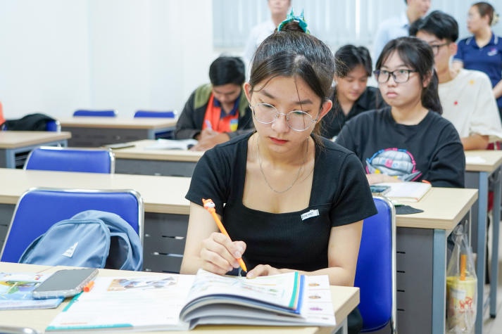 Sinh viên VJIT tìm hiểu nhu cầu tuyển dụng tại các doanh nghiệp Nhật 21