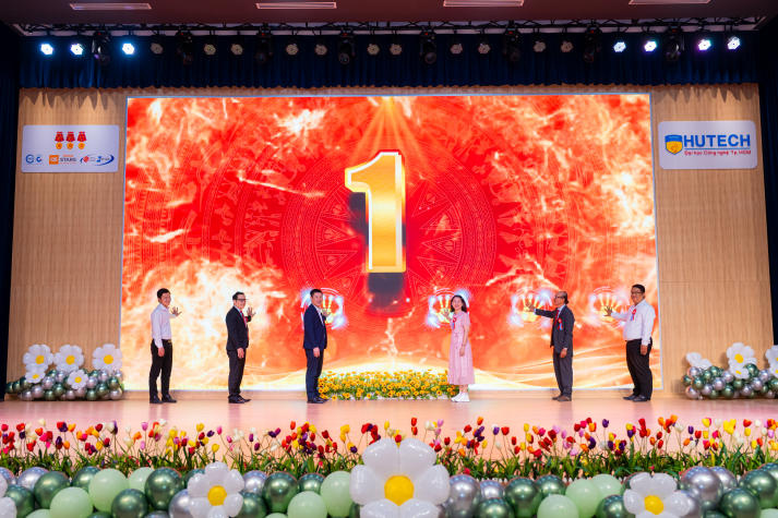 Khoa Quản trị kinh doanh HUTECH: Bứt phá đào tạo và phong trào sinh viên năm học mới 84