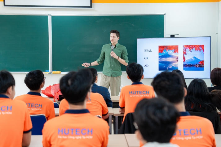 Giải mã dữ liệu và AI: Gen Z HUTECH làm chủ tương lai số 14