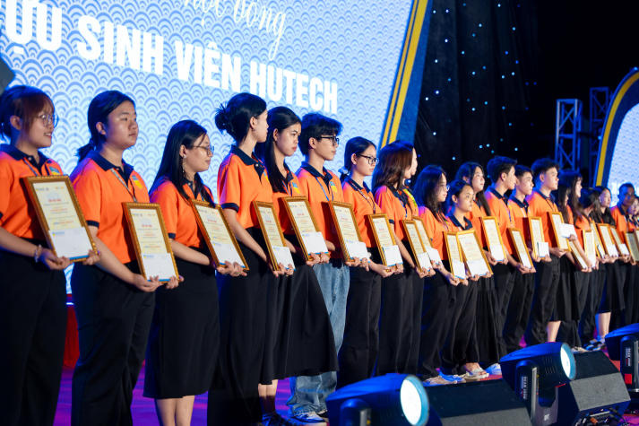 “HUTECH 30 năm - Ngày trở về” và hành trình kết nối những thế hệ 116