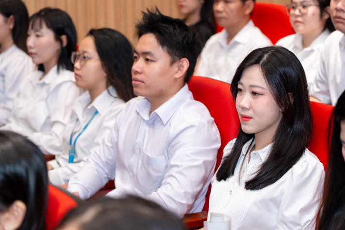 HUTECH tổng kết công tác xây dựng Đảng năm 2025 và triển khai nhiệm vụ năm 2026 38