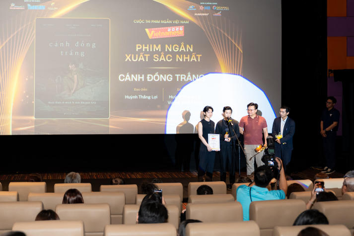 [Video] “Cánh đồng trắng” giúp đạo diễn trẻ HUTECH thắng lớn tại Cuộc thi phim ngắn Việt Nam - Vietnamese 2026 14