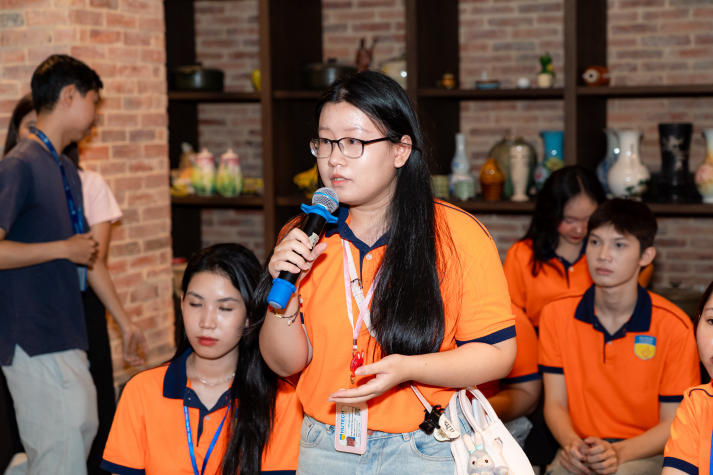 Học kể câu chuyện thương hiệu từ di sản: Sinh viên HUTECH trải nghiệm thực tế tại Gốm sứ Minh Long 143