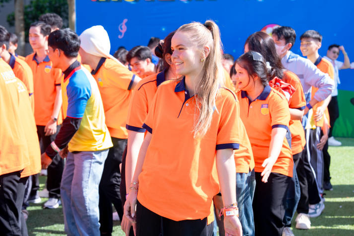 [Video] “iHUTECH - iStart - iShine”: Hành trình gắn kết tân binh Viện Đào tạo Quốc tế 2025 48