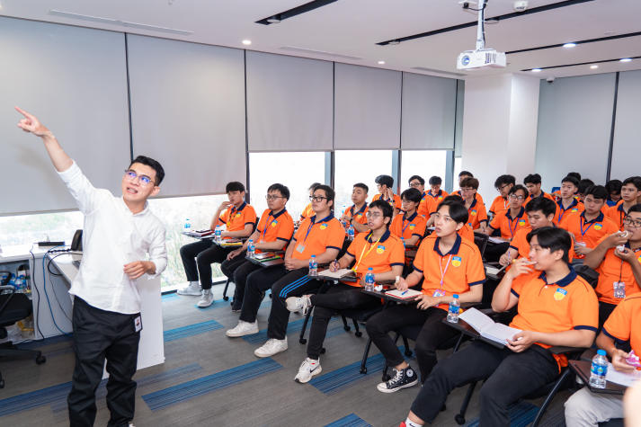 [Video] Sinh viên HUTECH học được gì từ những chuyến tham quan thực tế doanh nghiệp? 78