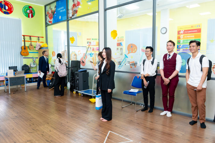 Học viên cao học HUTECH khám phá cơ hội nghề nghiệp và phương pháp giảng dạy quốc tế tại Royal School 76