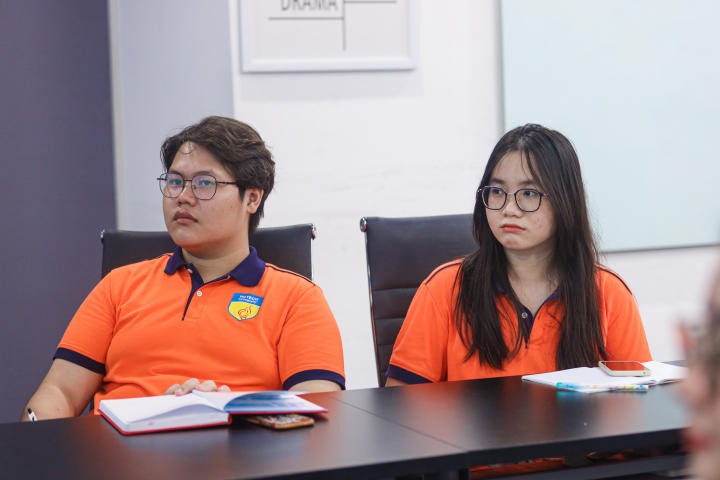 Nhiều kiến thức hữu ích cho sinh viên tại buổi tham quan Guardian 51