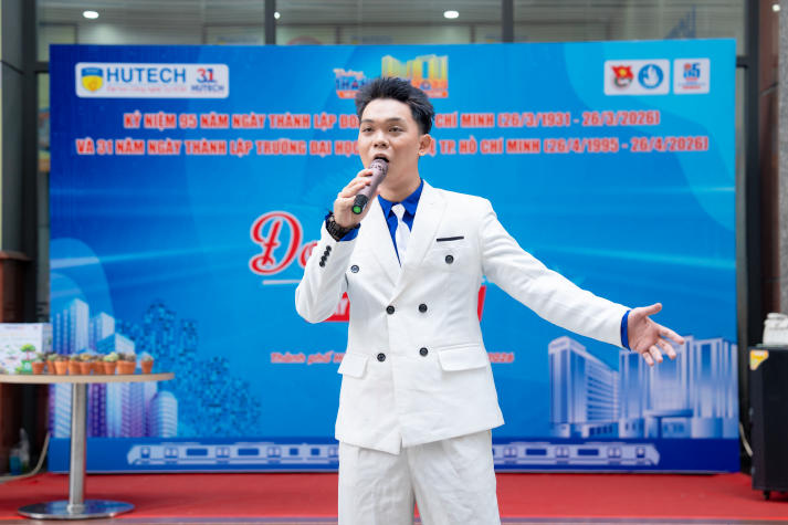 Thanh âm tuổi trẻ lan tỏa tinh thần Tháng Thanh niên tại HUTECH 36