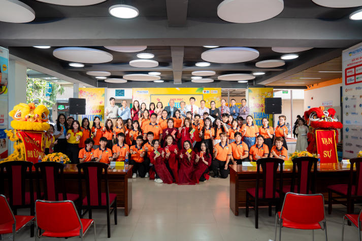 [Video] HUTECH Chào Xuân 2026: “Bật mood” Tết Việt giữa khuôn viên trường 312