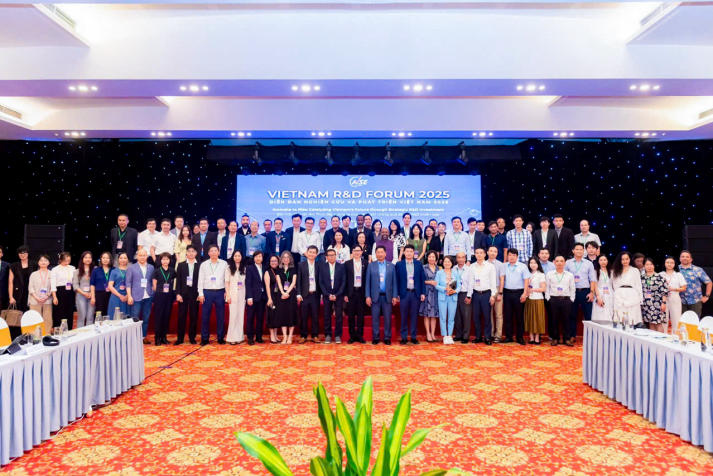 TS. Phùng Văn Phúc tham dự Diễn đàn R&D Việt Nam 2025: Khẳng định vị thế giáo dục đại học trong hệ sinh thái đổi mới sáng tạo quốc gia 42