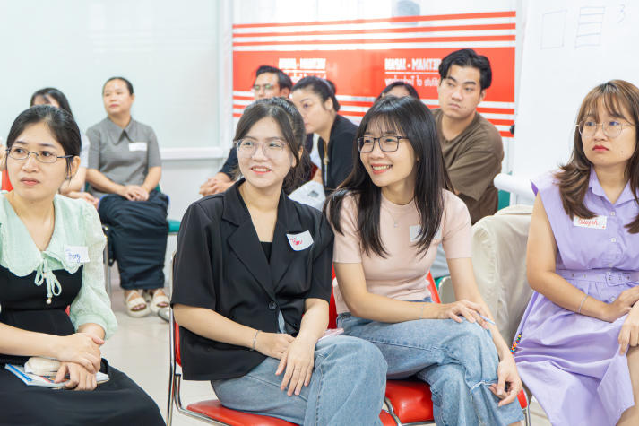 Khép lại chuỗi tập huấn dành cho Cán bộ - Giảng viên - Nhân viên HUTECH bằng hoạt động thiết kế poster ấn tượng 69