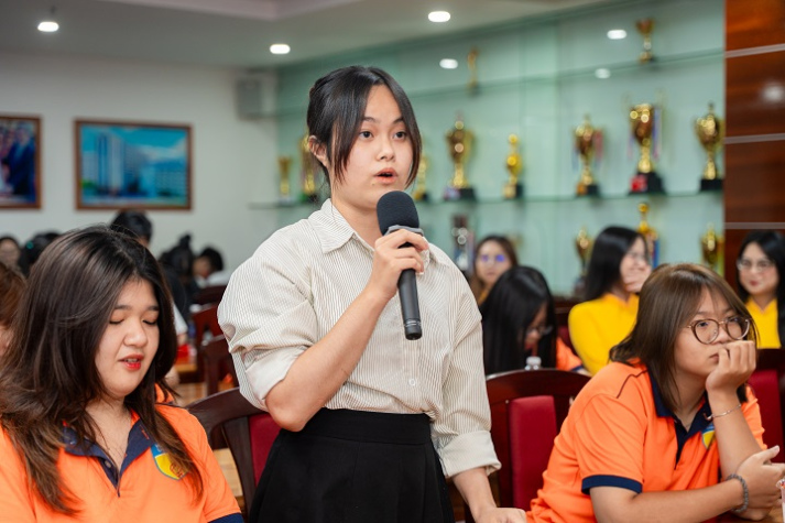 HUTECH đồng hành cùng Cuộc thi phim ngắn Vietnamese 2025: Tiếp lửa đam mê cho thế hệ làm phim trẻ 78