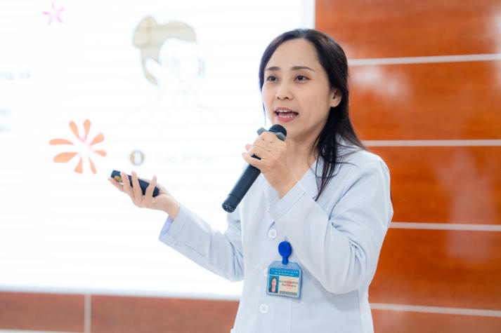 Sinh viên HUTECH nâng cao hiểu biết sức khỏe toàn diện cùng chuyên gia Bệnh viện Da liễu TP.HCM 18
