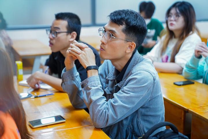 Sinh viên ngành Tâm lý học HUTECH tìm hiểu kỹ thuật sử dụng Metaphor trong tham vấn và trị liệu tâm lý 36