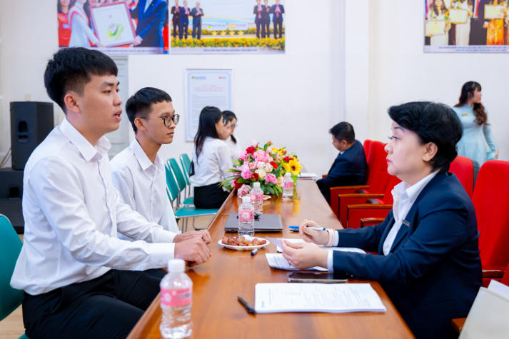 Mock Interview 2/2025: Cơ hội vàng để sinh viên HUTECH tỏa sáng trước nhà tuyển dụng 28