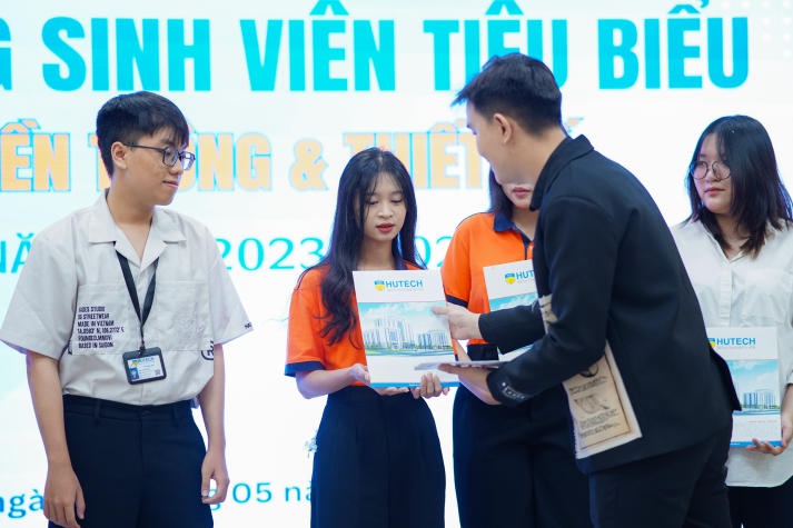 200 sinh viên tiêu biểu HKI năm học 2023-2024 của Khoa Truyền thông & Thiết kế được vinh danh 140