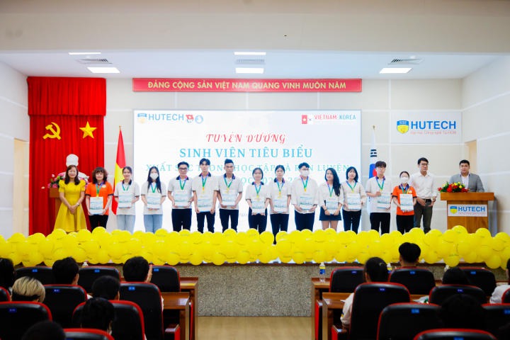Viện Công nghệ Việt - Hàn tuyên dương 227 sinh viên xuất sắc và phát động cuộc thi tìm hiểu văn hóa Hàn Quốc 70