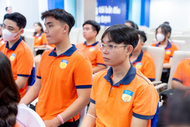 [Video] Sinh viên Khoa Luật HUTECH gặp gỡ chuyên gia, tìm hiểu cơ hội nghề nghiệp tại Ngân hàng Bản Việt 56