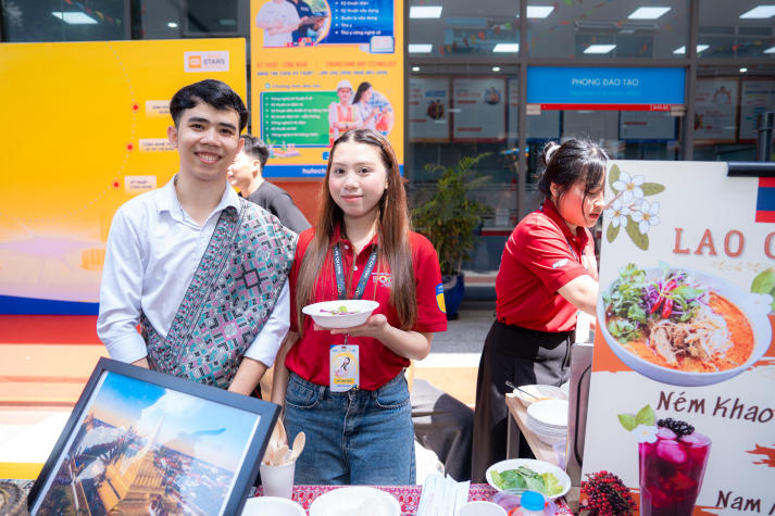 [Video] Một ngày “du hành” qua 15 nền văn hóa cùng Food Stories của sinh viên Quan hệ công chúng 140