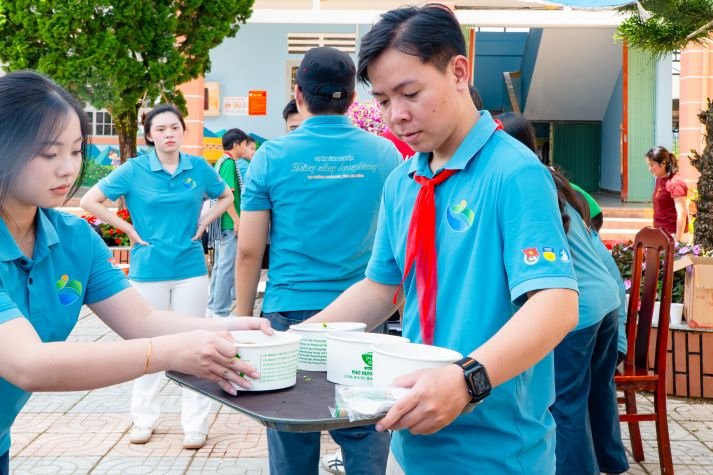 “Trăng sáng Langbiang” mang mùa Trung thu ấm áp đến học sinh Đà Lạt 95