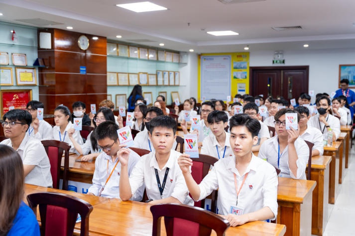 Căng tràn nhiệt huyết tại Đại hội Đại biểu Đoàn TNCS Hồ Chí Minh lần thứ IV của Viện Đào tạo Quốc tế HUTECH 47