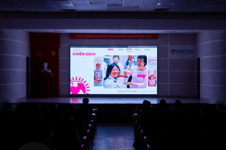 Sinh viên Tâm lý học HUTECH “trình làng” nhiều sản phẩm quảng cáo độc đáo trong buổi công chiếu đồ án cuối kỳ 70
