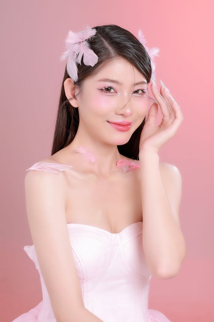 Dàn Miss & Mr HUTECH qua các thời kỳ tái xuất tại Đêm hội văn hóa Chào năm học mới tối 22/10 72