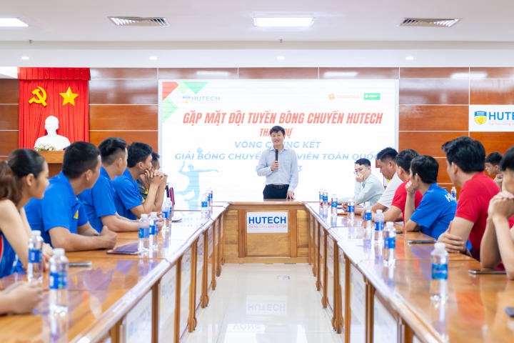 Đội tuyển Bóng chuyền nam, nữ HUTECH đã sẵn sàng chinh phục vòng Chung kết Giải Bóng chuyền Sinh viên toàn quốc 2023 11
