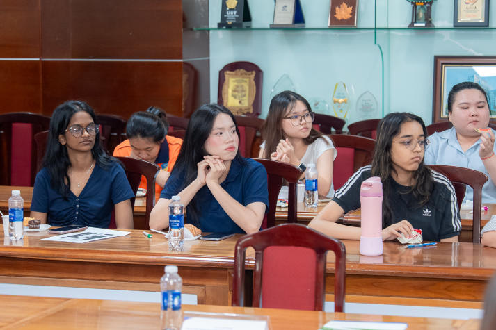 [Video] Sinh viên Ngee Ann Polytechnic (Singapore) cùng HUTECH-ers khám phá một Việt Nam trẻ trung, năng động 75