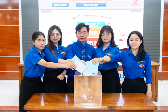 Hội nghị đại biểu Đoàn TNCS Khoa KHXH&QHCC: Sức trẻ lên đường dấn thân đổi mới 30