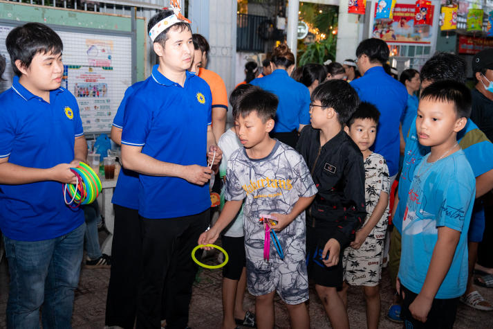 Sinh viên Khoa Thú y và hành trình thắp sáng “Vầng trăng tuổi thơ” 2025 66