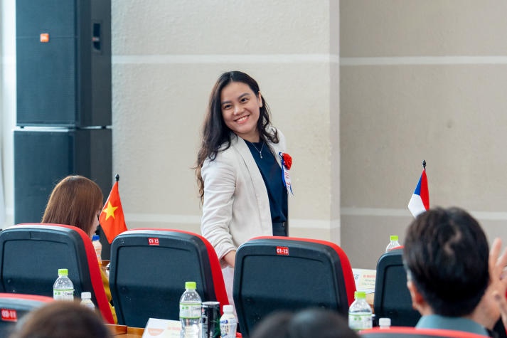 [Video] Sinh viên hào hứng “săn” hơn 1.500 đầu việc hấp dẫn tại “HUTECH International Job Fair 2024” 191