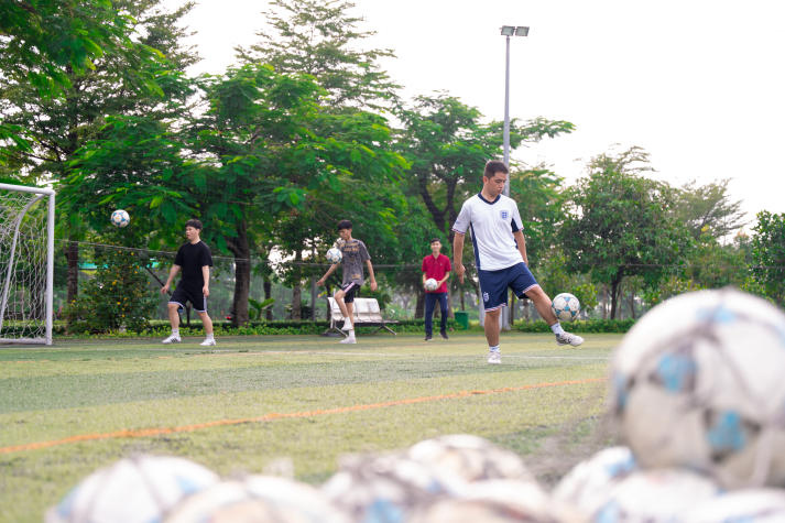 [Video] Ngày đầu năm học 2025-2026 tại HUTECH: Hào hứng, rộn ràng và đầy kỳ vọng 103