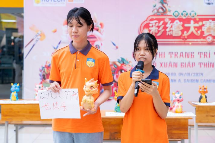 Sinh viên Khoa Trung Quốc học hào hứng trang trí tượng chào mừng Xuân Giáp Thìn 2024 80