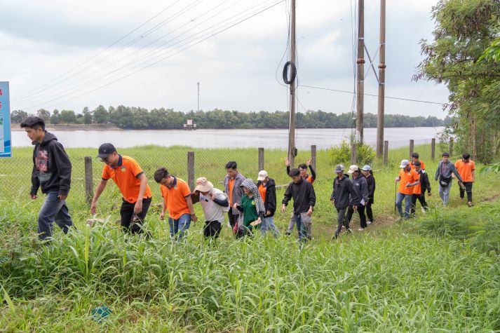 Sinh viên ngành Quản lý tài nguyên và môi trường khám phá rừng phòng hộ và hệ thống cống đập Ba Lai (Bến Tre) 93