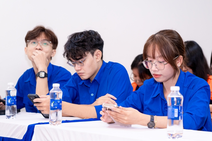 Sinh viên Khoa Trung Quốc học hun đúc lý tưởng cao đẹp qua cuộc thi Rung chuông vàng 51