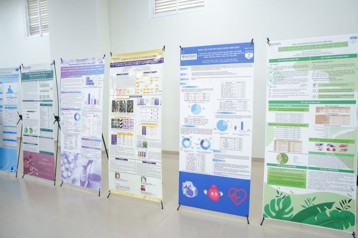 Sinh viên Khoa Dược trình bày báo cáo nghiên cứu khoa học qua triển lãm poster ấn tượng 41