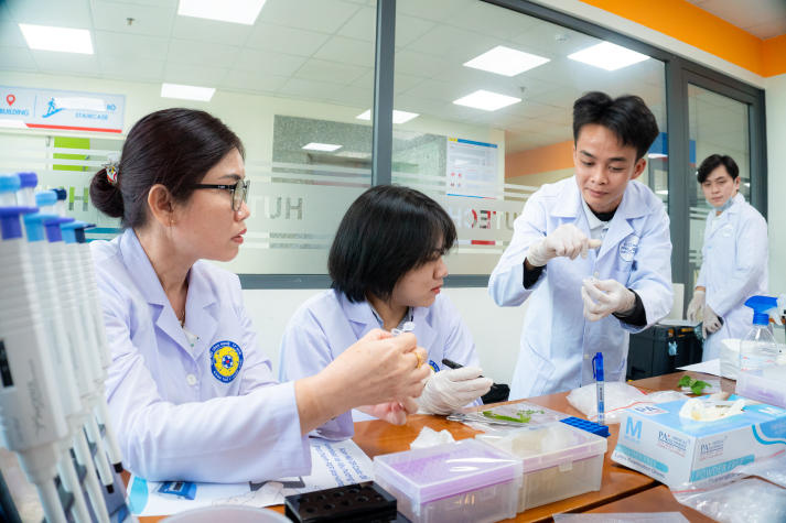Phù Sa Genomics đồng hành cùng sinh viên Khoa Thú y - Chăn nuôi phát triển kỹ năng xét nghiệm sinh học phân tử 81