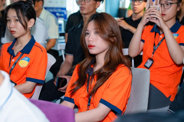 Sinh viên Hệ thống thông tin quản lý tham quan Công ty KPMG Việt Nam 41