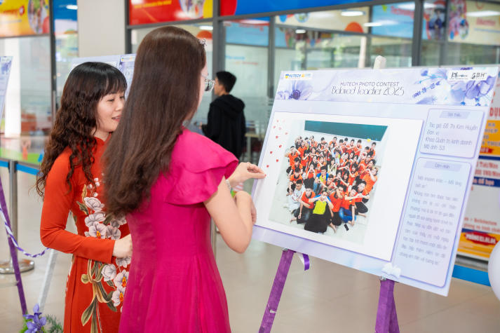 Sinh viên Khoa Quản trị kinh doanh giành giải Quán quân HUTECH Photo Contest “Beloved Teacher 2025” 48