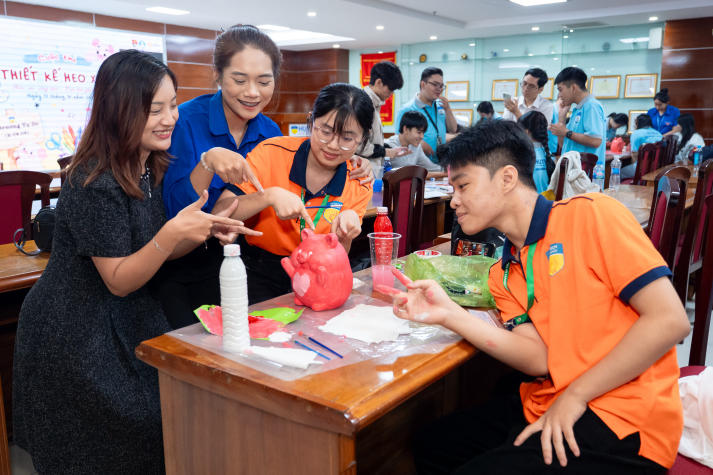 Tuổi trẻ Khoa Điều dưỡng - Kỹ thuật y học góp nhặt yêu thương, lan tỏa tinh thần sẻ chia 106