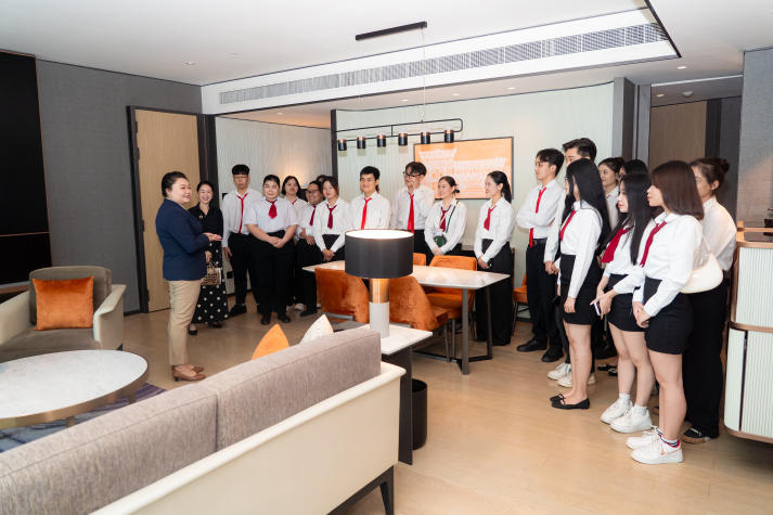 Trải nghiệm chuẩn “5 sao” tại Hilton Saigon của sinh viên Khoa Quản trị Du lịch - Nhà hàng - Khách sạn 35