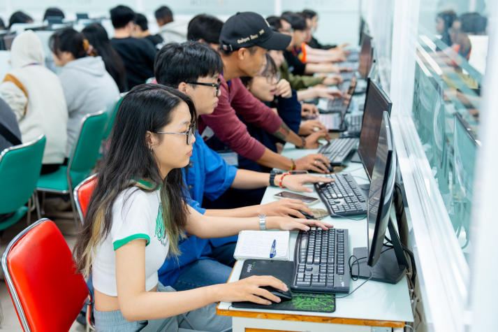 [Hướng nghiệp 2026] Nghệ thuật số - Khi công nghệ trở thành cây cọ sáng tạo của thế hệ trẻ 16